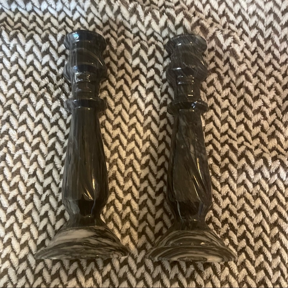 CANDLESTICKS MARBLE GRAY BLACK WHITE